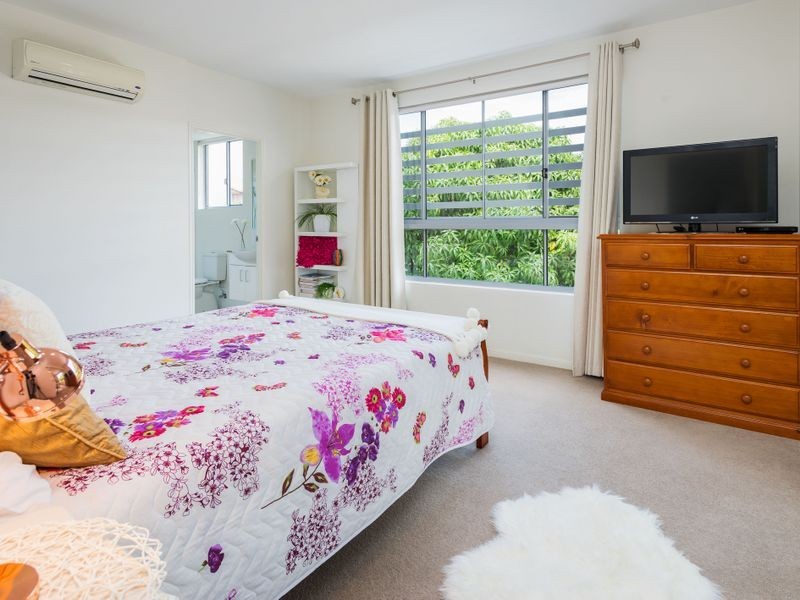6/8-10 Victor Avenue, Paradise Point QLD 4216