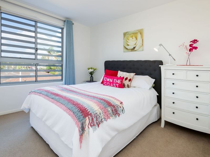 6/8-10 Victor Avenue, Paradise Point QLD 4216