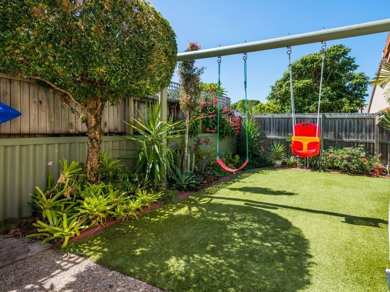 2/31 Drake Avenue, Paradise Point QLD 4216