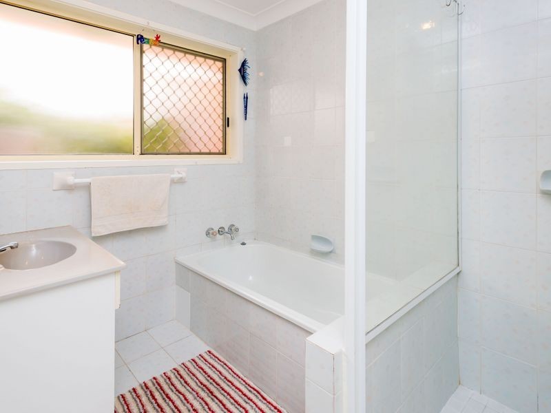 2/31 Drake Avenue, Paradise Point QLD 4216