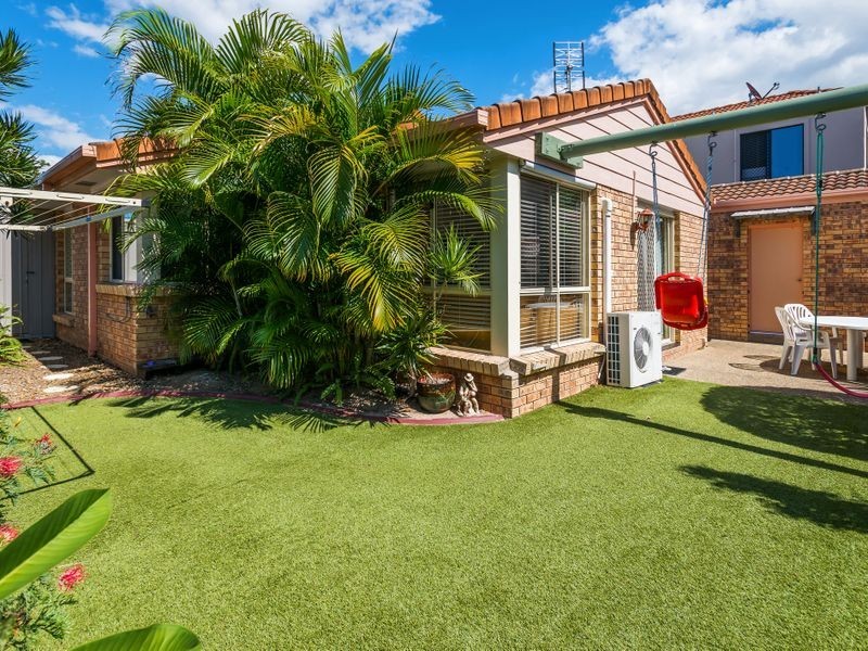 2/31 Drake Avenue, Paradise Point QLD 4216