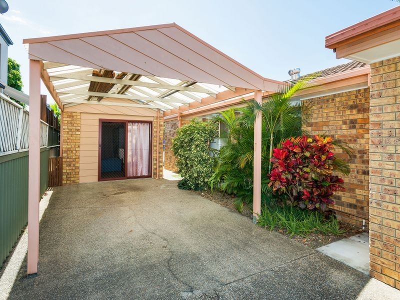 2/31 Drake Avenue, Paradise Point QLD 4216