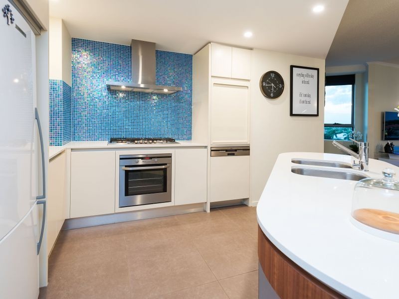 23T/28 Bayview Street, Runaway Bay QLD 4216