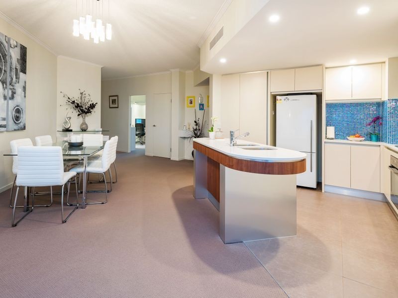 23T/28 Bayview Street, Runaway Bay QLD 4216