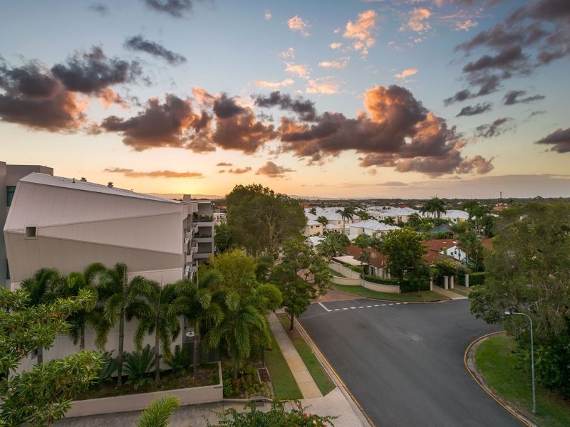 23T/28 Bayview Street, Runaway Bay QLD 4216