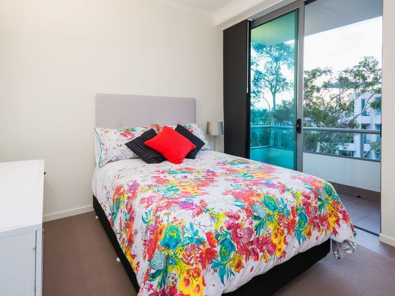 23T/28 Bayview Street, Runaway Bay QLD 4216