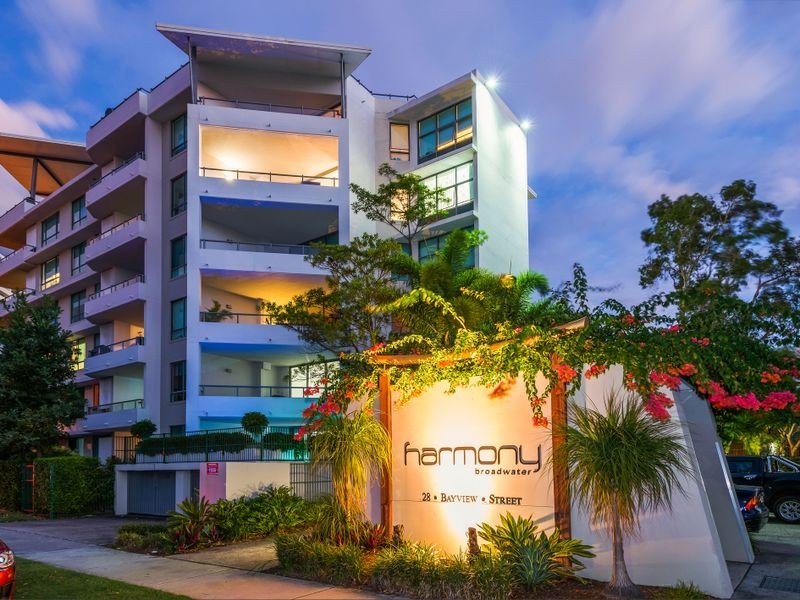 23T/28 Bayview Street, Runaway Bay QLD 4216