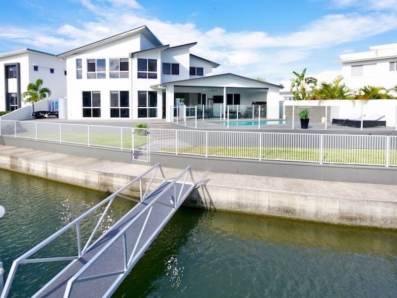 19 North Quay Drive, Biggera Waters QLD 4216