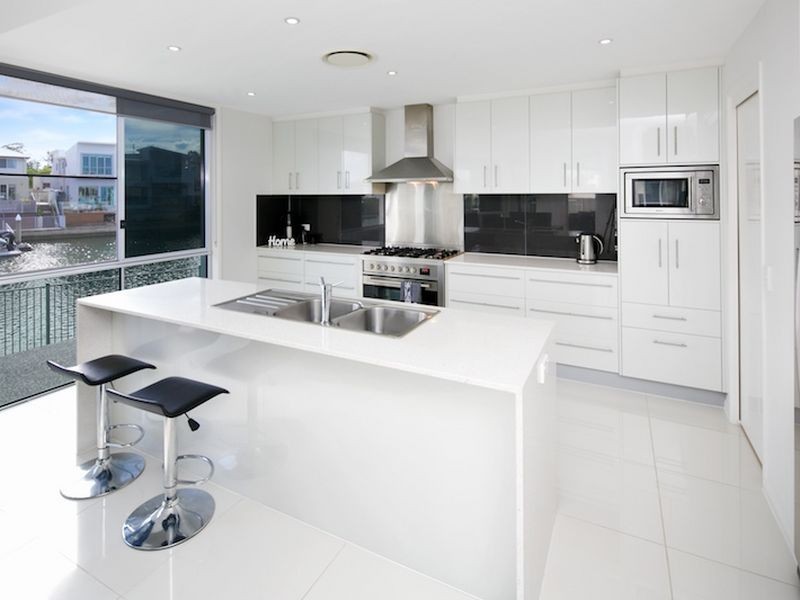 19 North Quay Drive, Biggera Waters QLD 4216