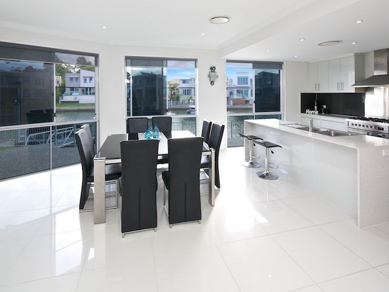 19 North Quay Drive, Biggera Waters QLD 4216