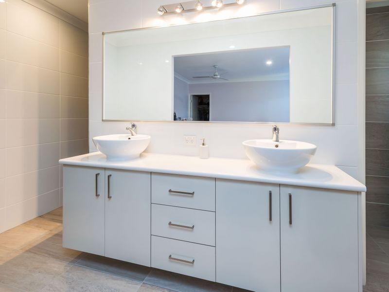 2 Keelson Crescent, Hope Island QLD 4212