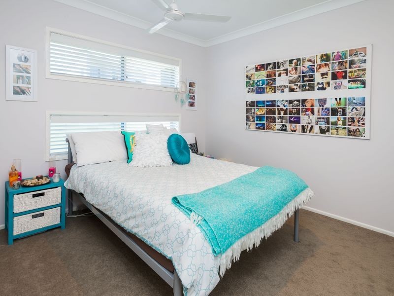 2 Keelson Crescent, Hope Island QLD 4212