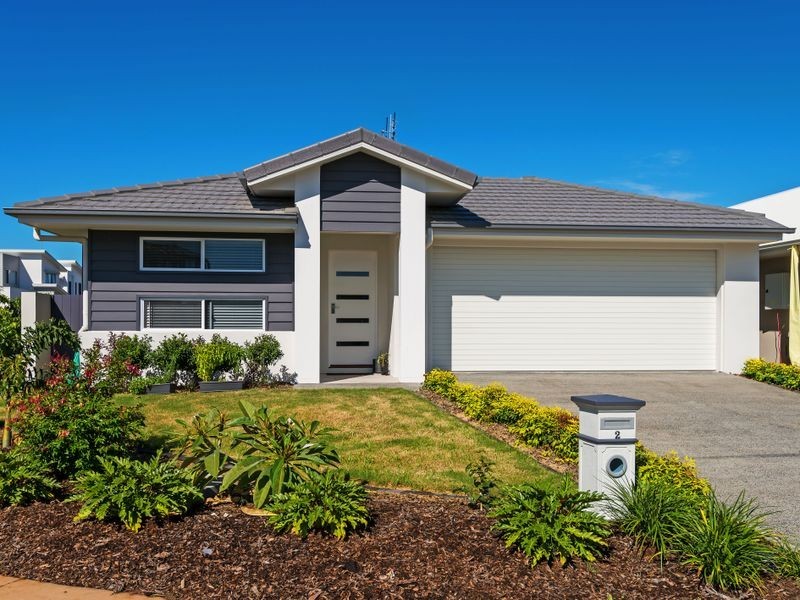 2 Keelson Crescent, Hope Island QLD 4212