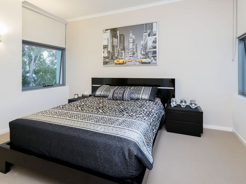 18T/20-28 Bayview Street, Runaway Bay QLD 4216