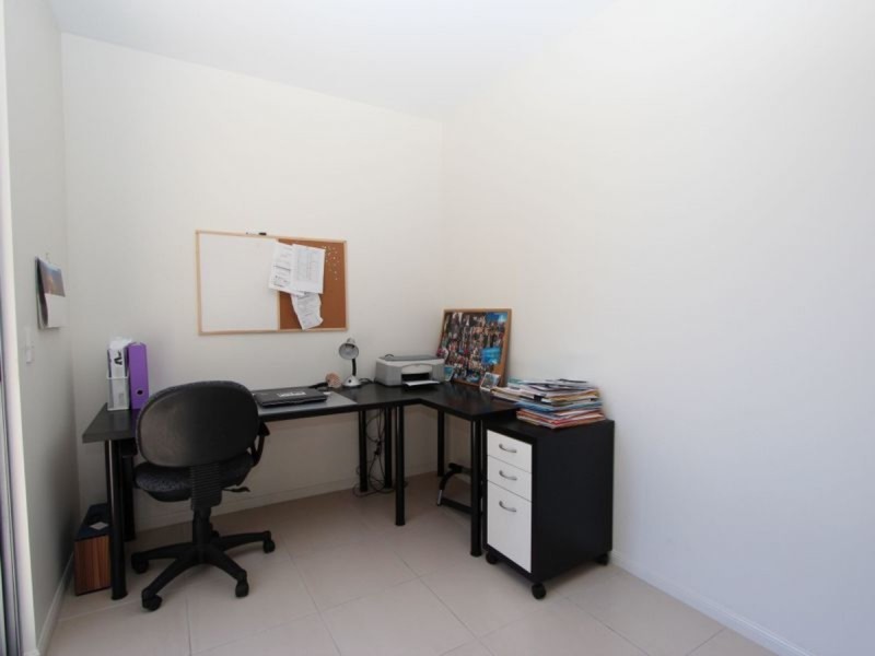 2/2/8-10 Victor Avenue, Paradise Point QLD 4216