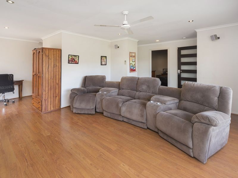 9 Lexington Drive, Worongary QLD 4213