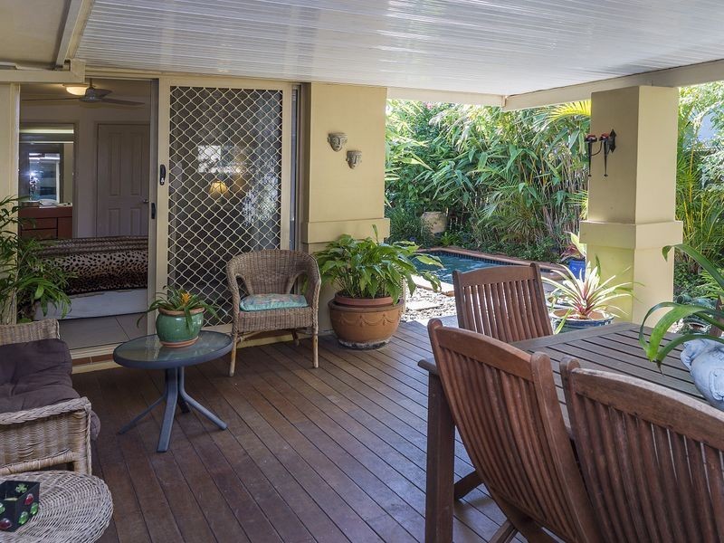 9 Laine Place, Coombabah QLD 4216