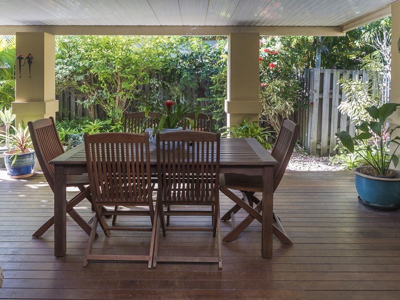 9 Laine Place, Coombabah QLD 4216