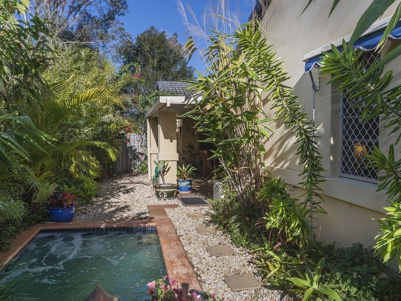 9 Laine Place, Coombabah QLD 4216