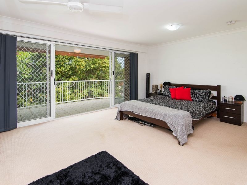 10/16-18 Abalone Avenue, Paradise Point QLD 4216