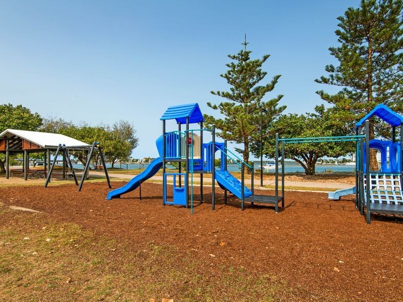 10/16-18 Abalone Avenue, Paradise Point QLD 4216