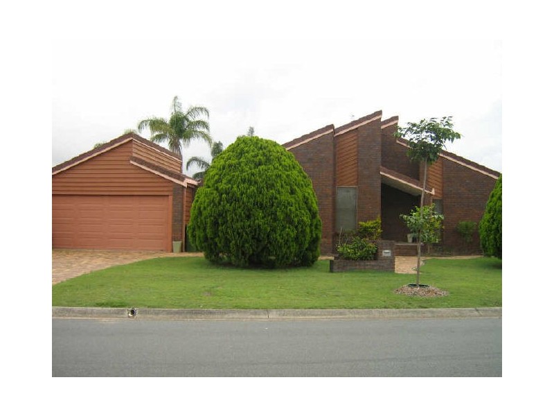 4 SEABREEZE STREET, Paradise Point QLD 4216