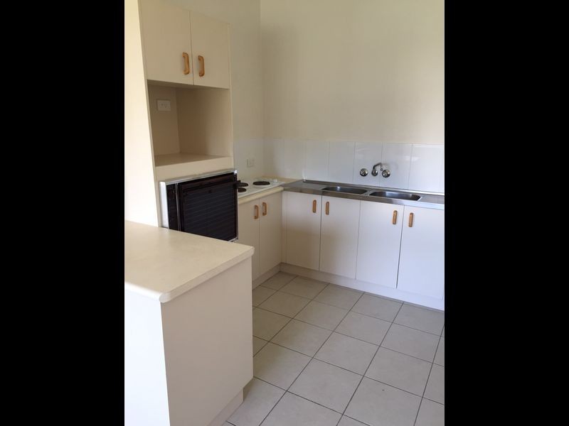 6 Rathbone Place, Labrador QLD 4215