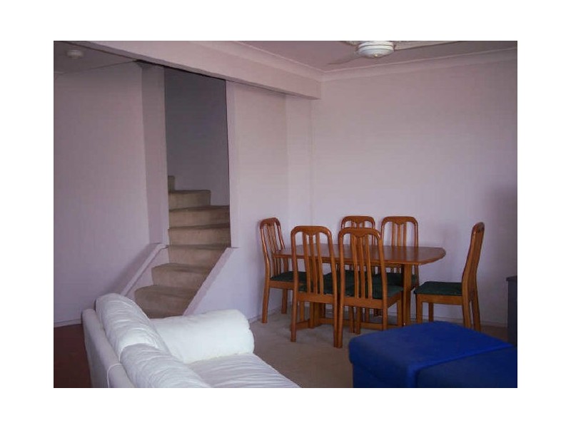 4/38 ABALONE AVENUE, Paradise Point QLD 4216