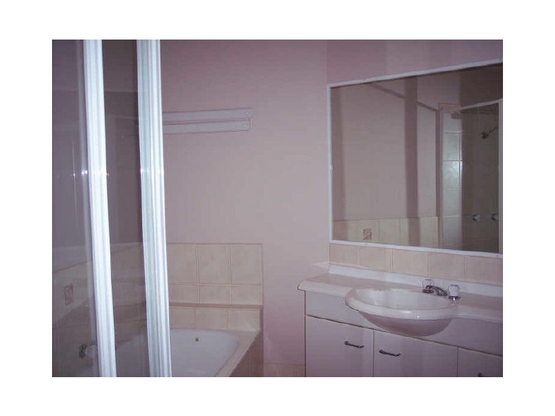 4/38 ABALONE AVENUE, Paradise Point QLD 4216