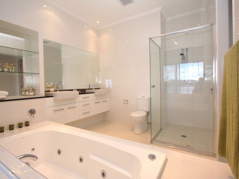 Coombabah QLD 4216