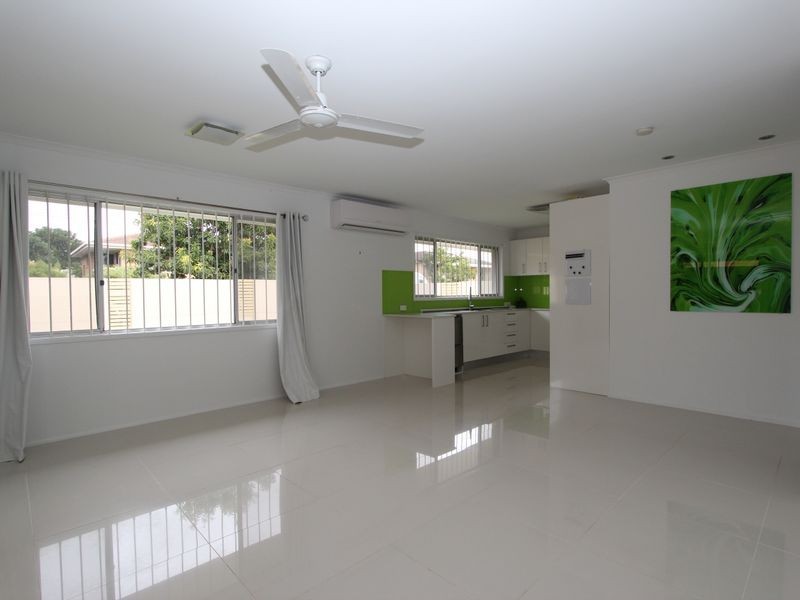 1/9 Drake Avenue, Paradise Point QLD 4216