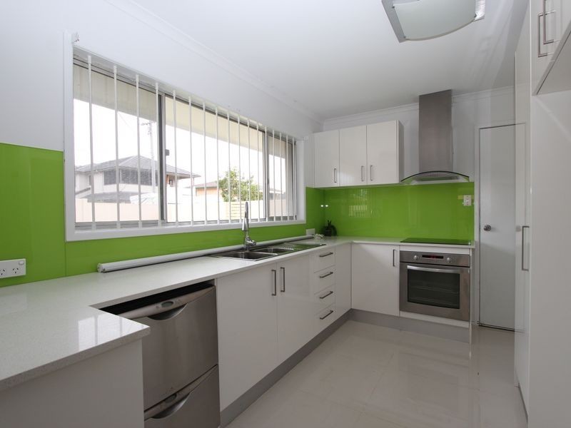 1/9 Drake Avenue, Paradise Point QLD 4216