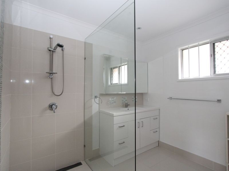 1/9 Drake Avenue, Paradise Point QLD 4216