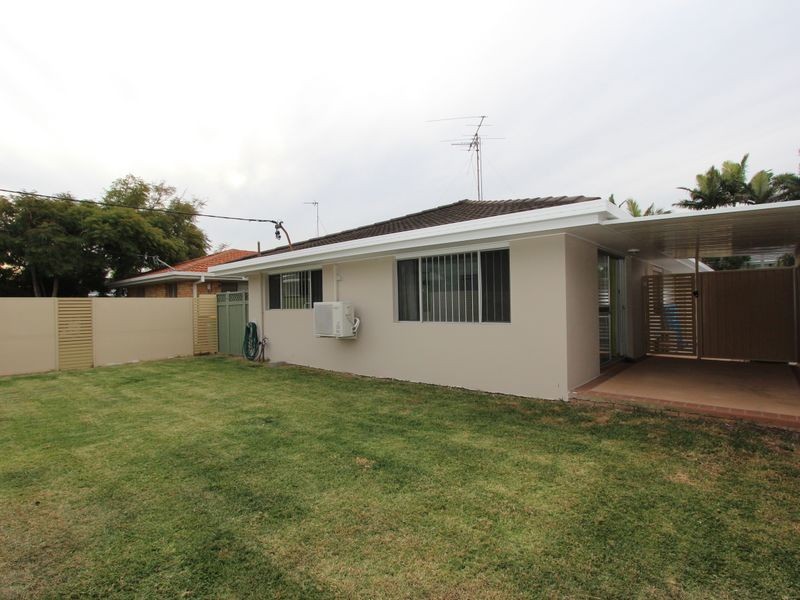 1/9 Drake Avenue, Paradise Point QLD 4216