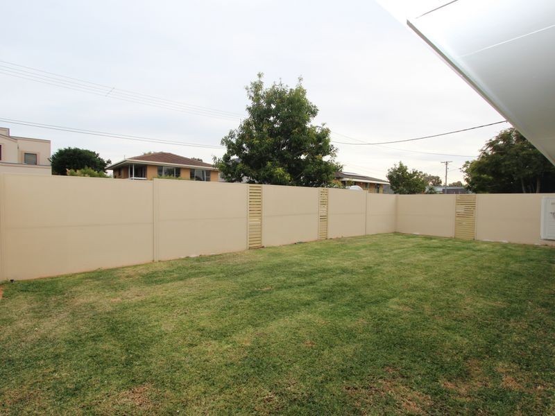 1/9 Drake Avenue, Paradise Point QLD 4216