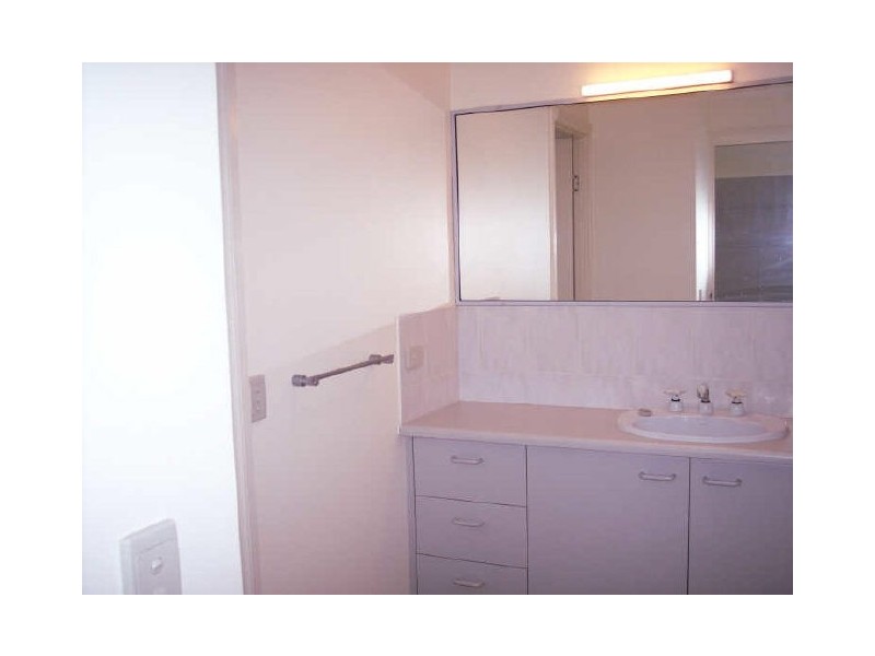 10 MATTHEW FLINDERS DRIVE, Hollywell QLD 4216