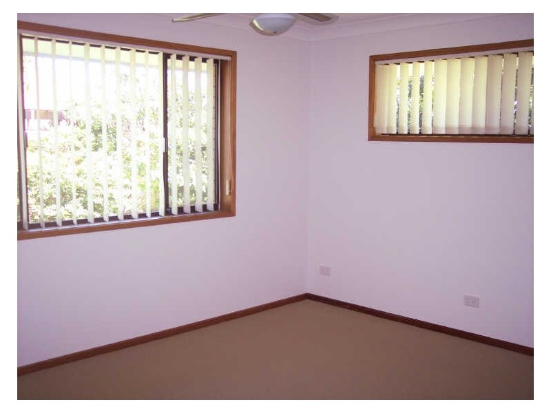 13 Robin Avenue, Paradise Point QLD 4216