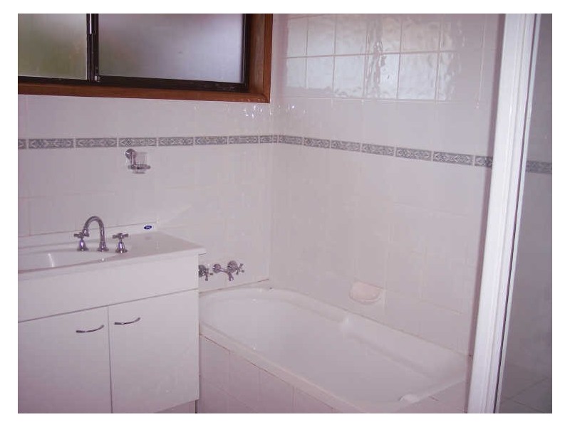 13 Robin Avenue, Paradise Point QLD 4216