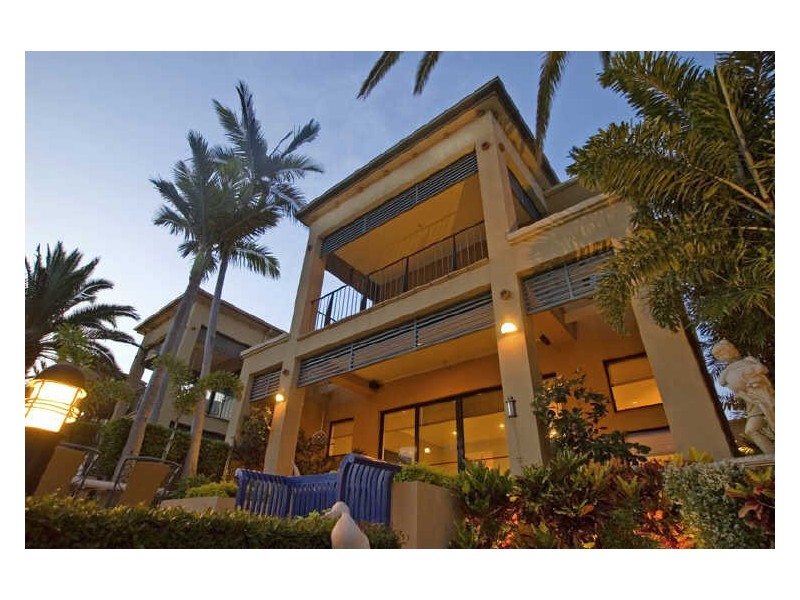 Hope Island QLD 4212
