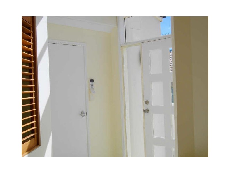 36A Victor Avenue, Paradise Point QLD 4216
