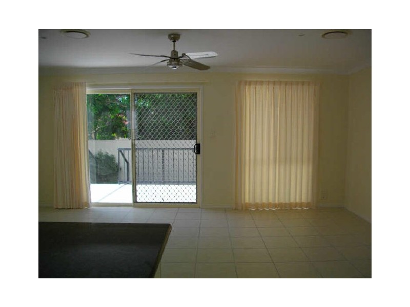 36A Victor Avenue, Paradise Point QLD 4216