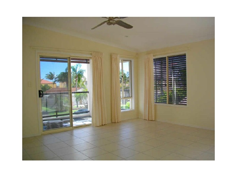 36A Victor Avenue, Paradise Point QLD 4216