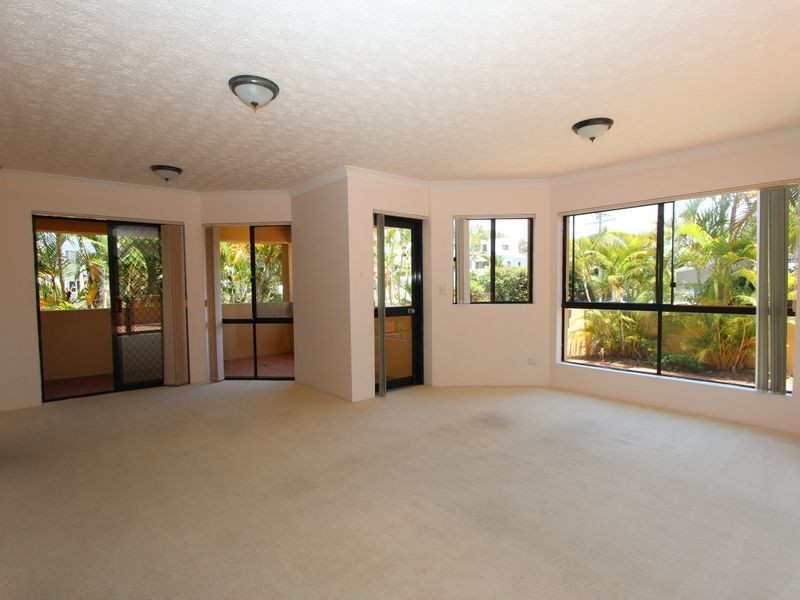 1/2 Madang Crescent, Runaway Bay QLD 4216