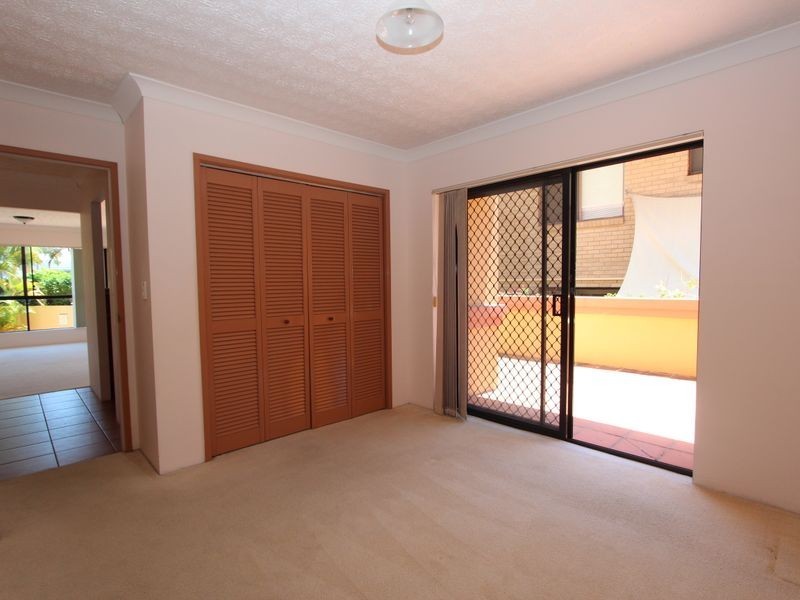 1/2 Madang Crescent, Runaway Bay QLD 4216