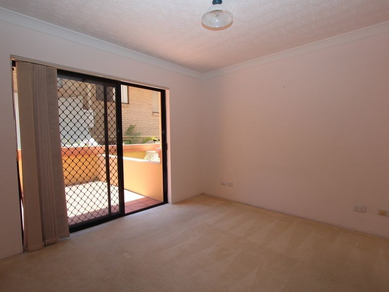 1/2 Madang Crescent, Runaway Bay QLD 4216