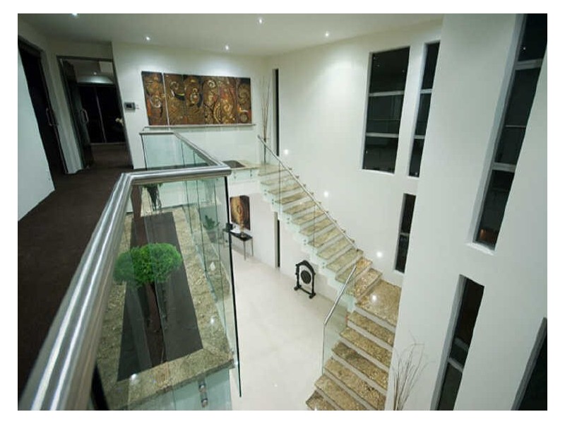 Sovereign Islands QLD 4216