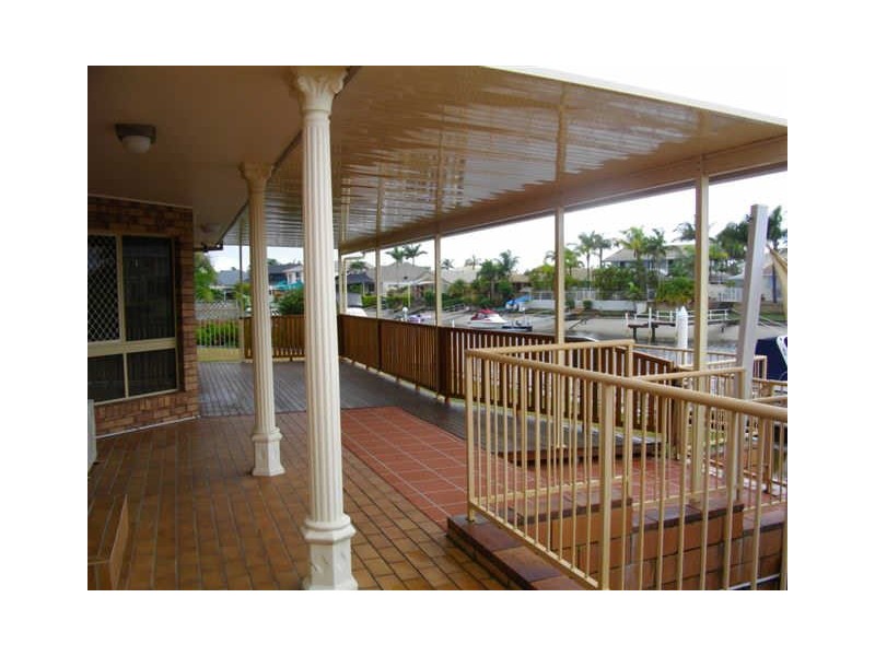 11 Seabreeze Street, Paradise Point QLD 4216