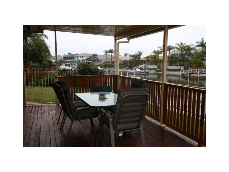 11 Seabreeze Street, Paradise Point QLD 4216
