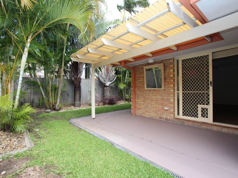 2/58 Milton Avenue, Paradise Point QLD 4216