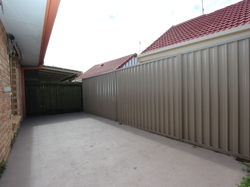 2/58 Milton Avenue, Paradise Point QLD 4216